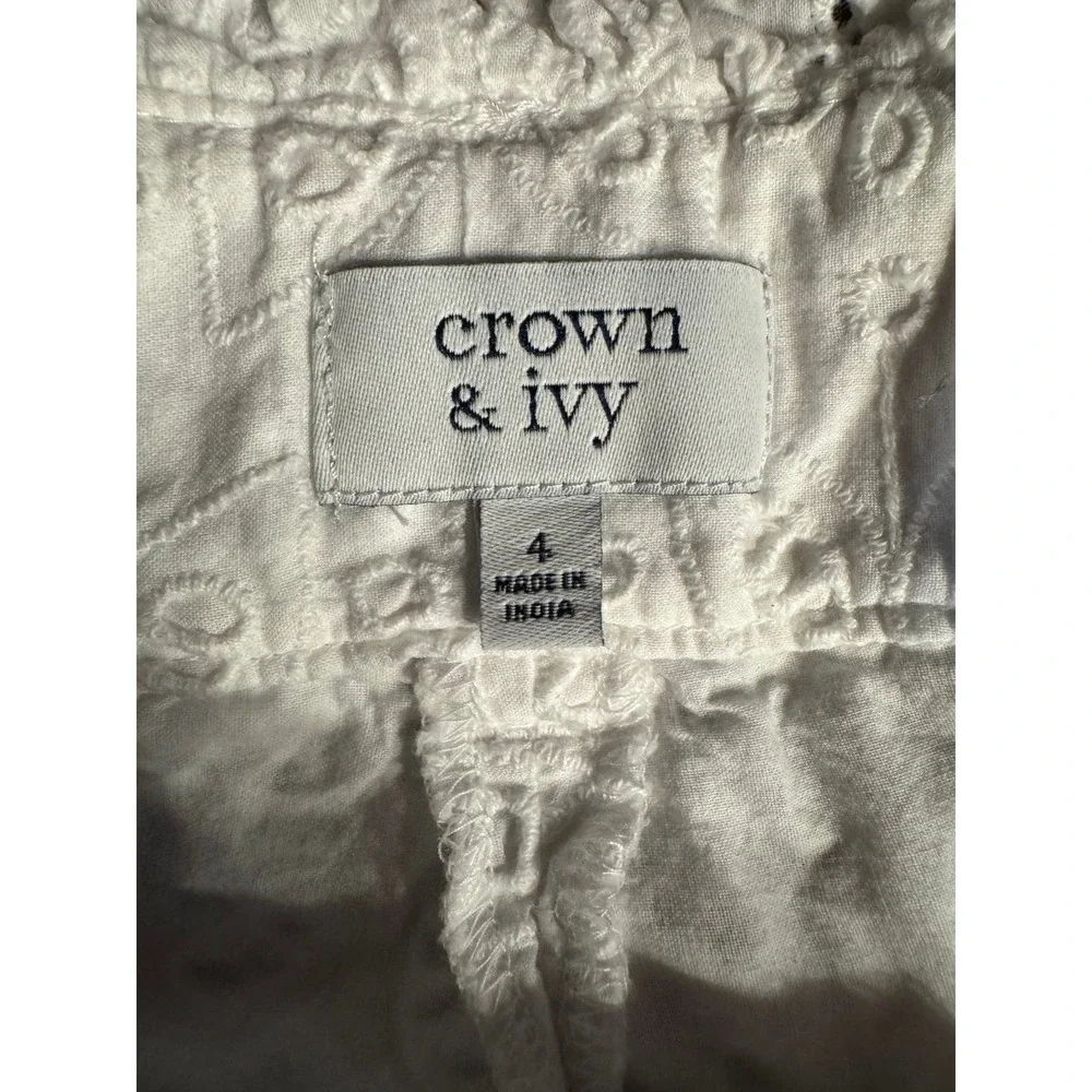Crown & Ivy Lace Detail Shorts Size‎ 4